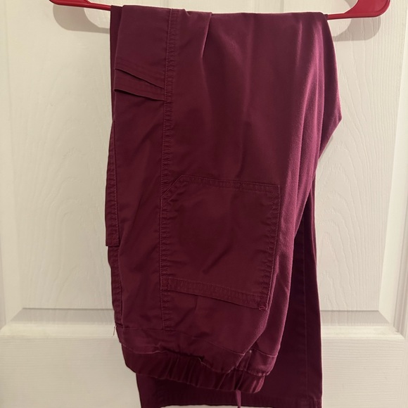 Cherokee scrubs - Picture 2 of 5